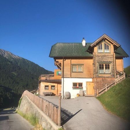 Peerfect Ferienwohnungen Navis Exterior photo